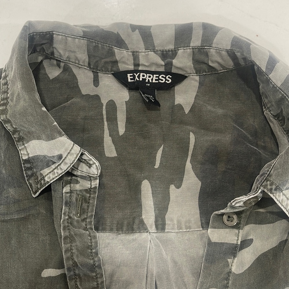 Express women’s button up